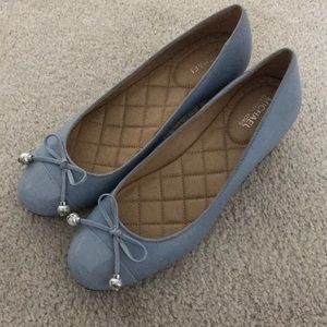 Michael Kors women’s 6 1/2 Gia mid pumps